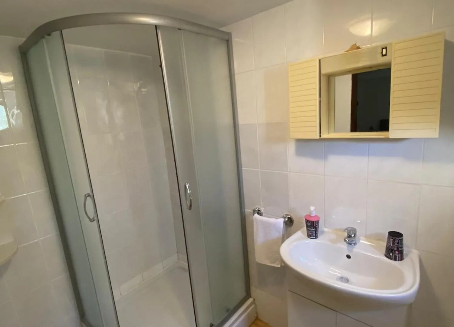 Apartmani Anka Gornji Karin 0*,  Croatia